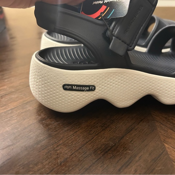 New Skechers Women's Foamies Massage Fit-Heartfelt Water Shoe, Navy/White, 6 - Picture 8 of 10